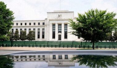 Analysis-World's central bankers fear being caught in Fed's storm | U.S. & World