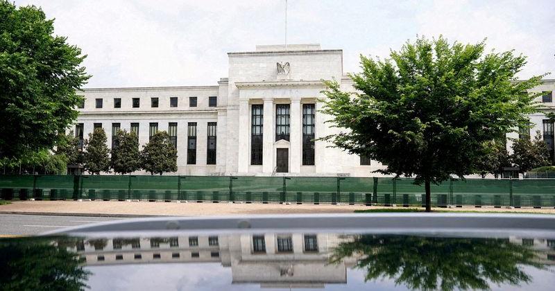 Analysis-World's central bankers fear being caught in Fed's storm | U.S. & World
