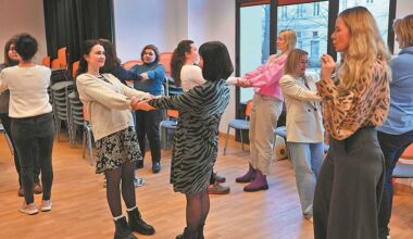 Polish president seeks stricter Ukraine refugee benefit laws - World