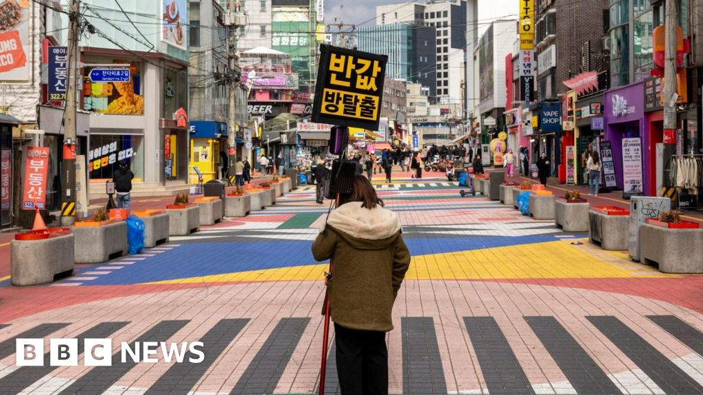 The Seoul 'convenience stores' fighting loneliness