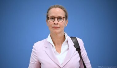 German top court nominee Brosius-Gersdorf ends candidacy – DW – 08/07/2025