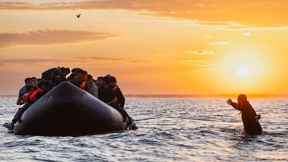 Social media people smugglers to face jail – DW – 08/03/2025