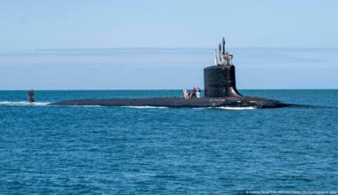 Trump deploys nuclear subs in Russia row – DW – 08/01/2025