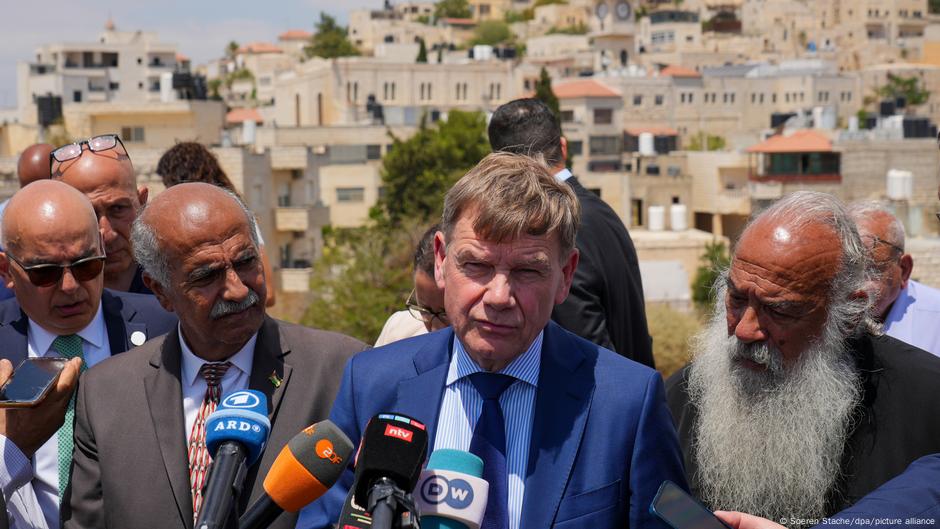 Germany warns Israel not to annex Palestinian territory – DW – 08/01/2025