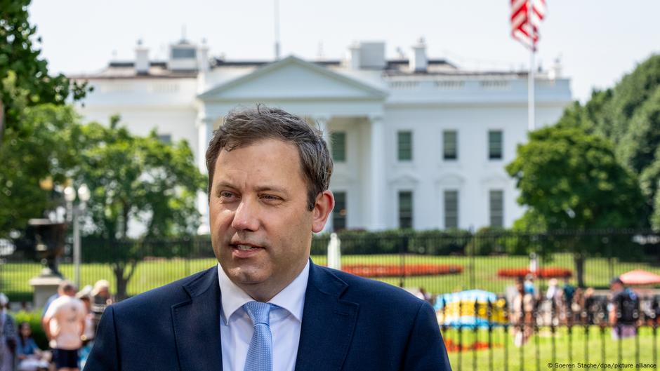 Finance Minister in US amid tariff tension – DW – 08/04/2025