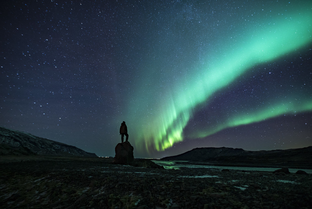 Iceland vs Norway: Which One’s the Best Choice for Solo Aurora Hunters This Year?