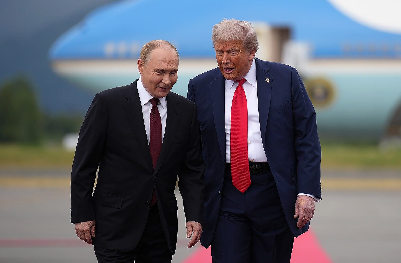 Trump, in Putin meeting, offers Russia a critical piece of Ukraine.