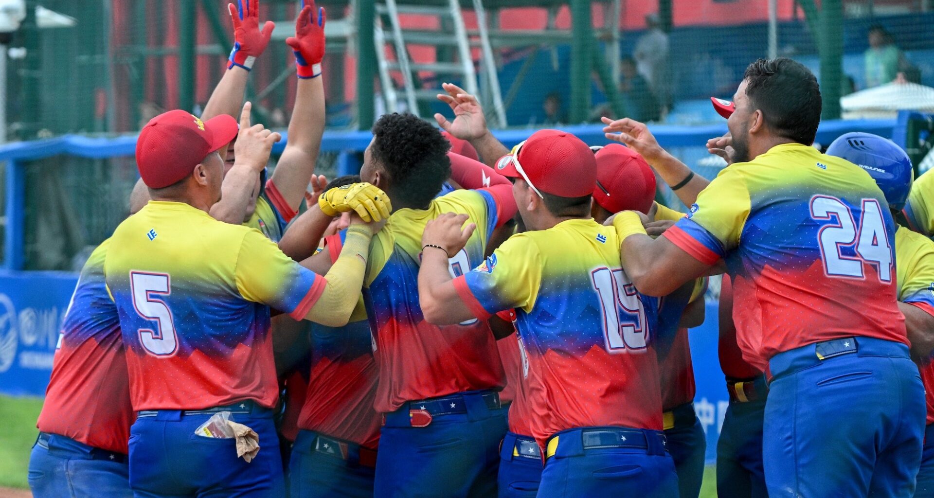 Venezuela walk off Argentina, Singapore stun Australia in The World Games men's softball opener