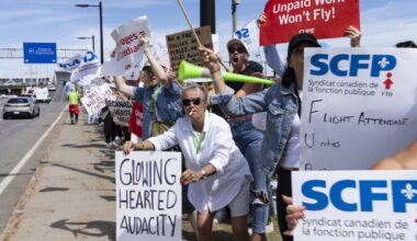 CP NewsAlert: Flight attendants union says it's in meetings with Air Canada tonight