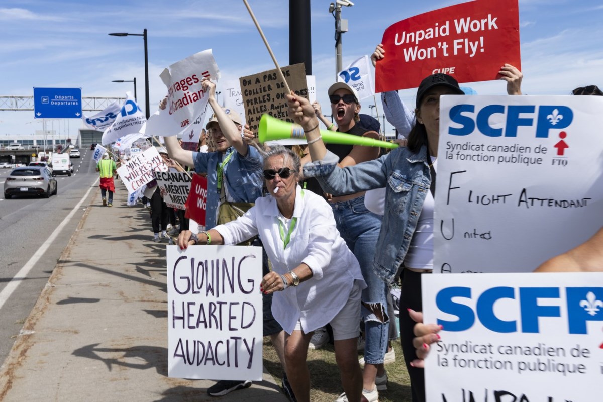 CP NewsAlert: Flight attendants union says it's in meetings with Air Canada tonight
