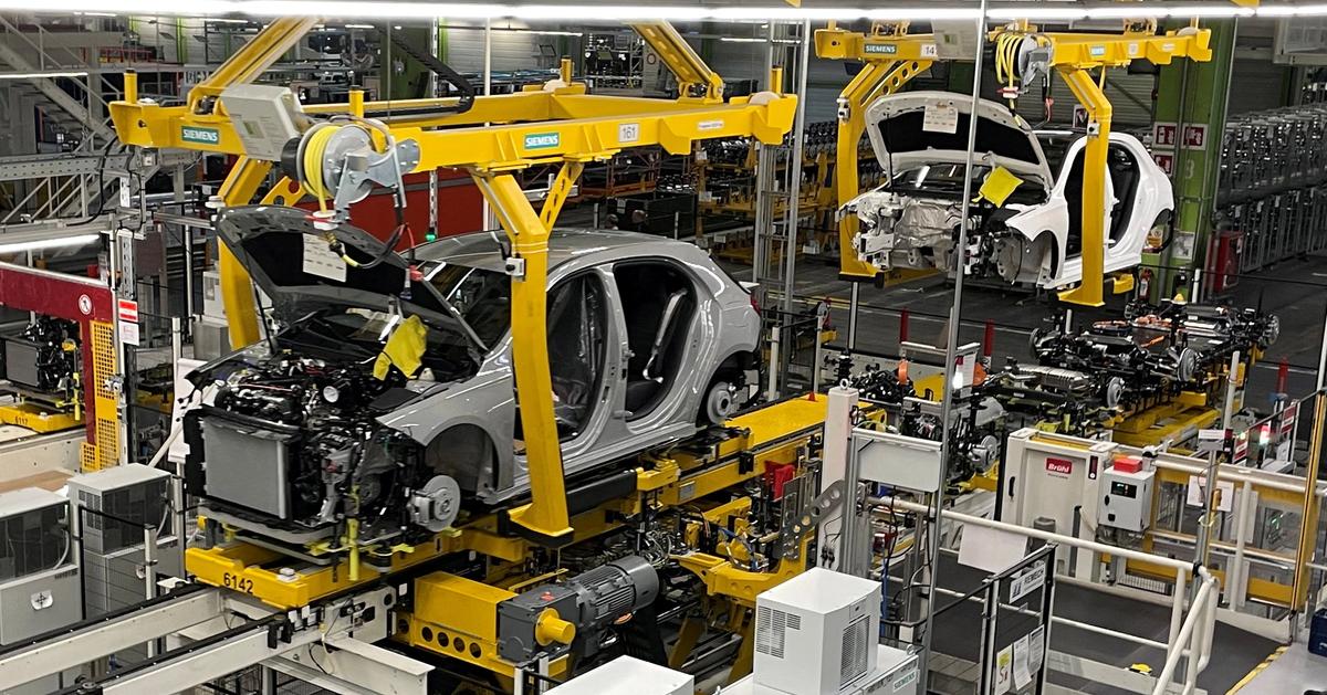Germany’s economy shrinks as outlook looks bleak