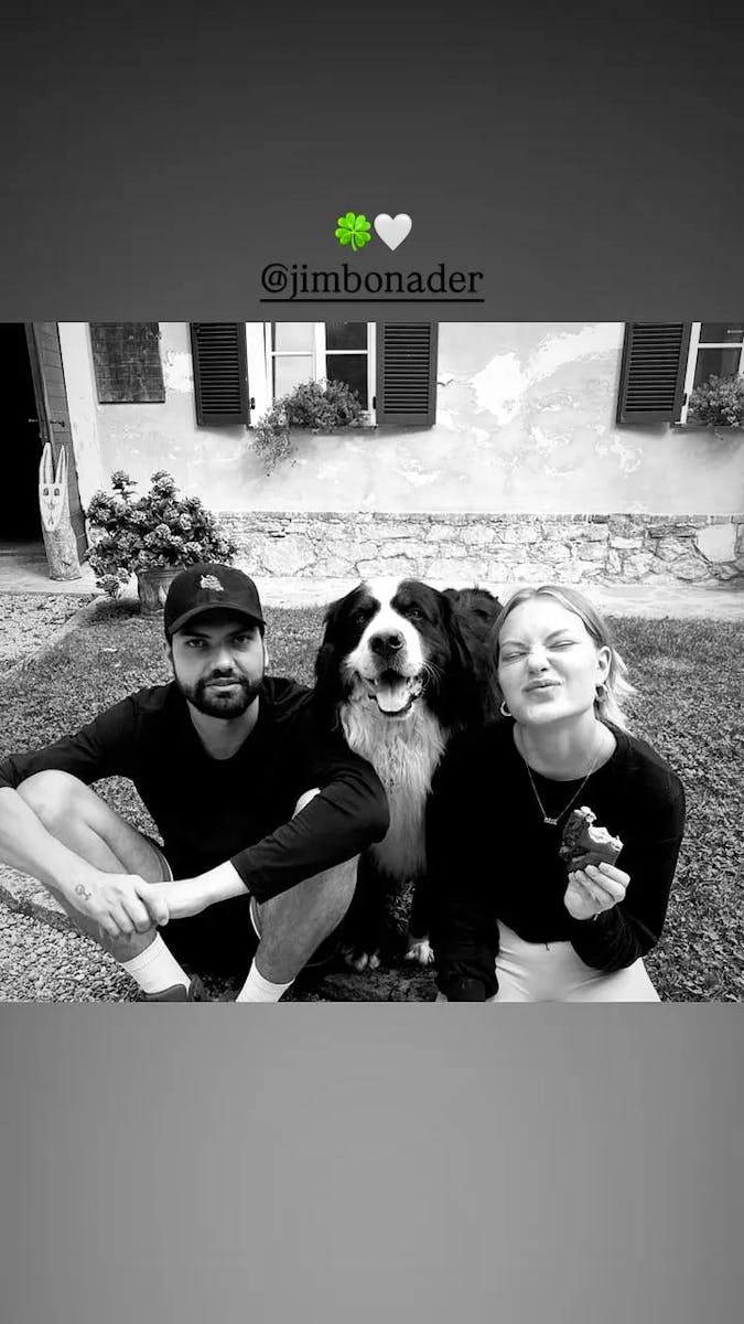 Kurz vor Beginn des Prozesses gegen ihren Bruder hat Cheyenne Ochsenknecht in ihrer Instagram-Story ein Foto von sich und Jimi Blue gepostet. Die 25-Jährige steht ihrem älteren Bruder in dieser schweren Zeit bei. Kurz vor Beginn des Prozesses gegen ihren Bruder hat Cheyenne Ochsenknecht in ihrer Instagram-Story ein Foto von sich und Jimi Blue gepostet. Die 25-Jährige steht ihrem älteren Bruder in dieser schweren Zeit bei.