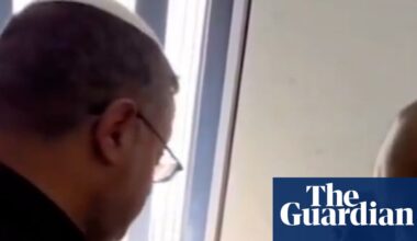 Far-right Israeli minister taunts jailed Palestinian leader in prison visit | Israel