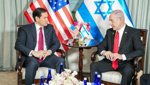 USA:s utrikesminister Marco Rubio och Israels premiärminister Benjamin Netanyahu i samtal.