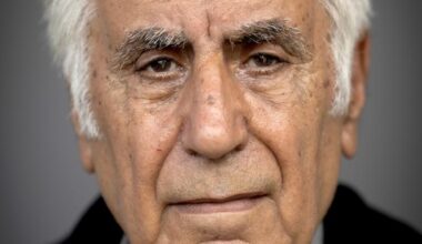 »For fanden«, tænkte jeg, »man bliver integreret, uden at man selv ved det« - Mahmut Erdem kom til Danmark som gæstearbejder i 1969. Egentlig ville han tilbage til Tyrkiet for at studere, men han endte med at blive for pengene, nattelivet og foreningsarbejdet... [Ingen betalingsmur med login]