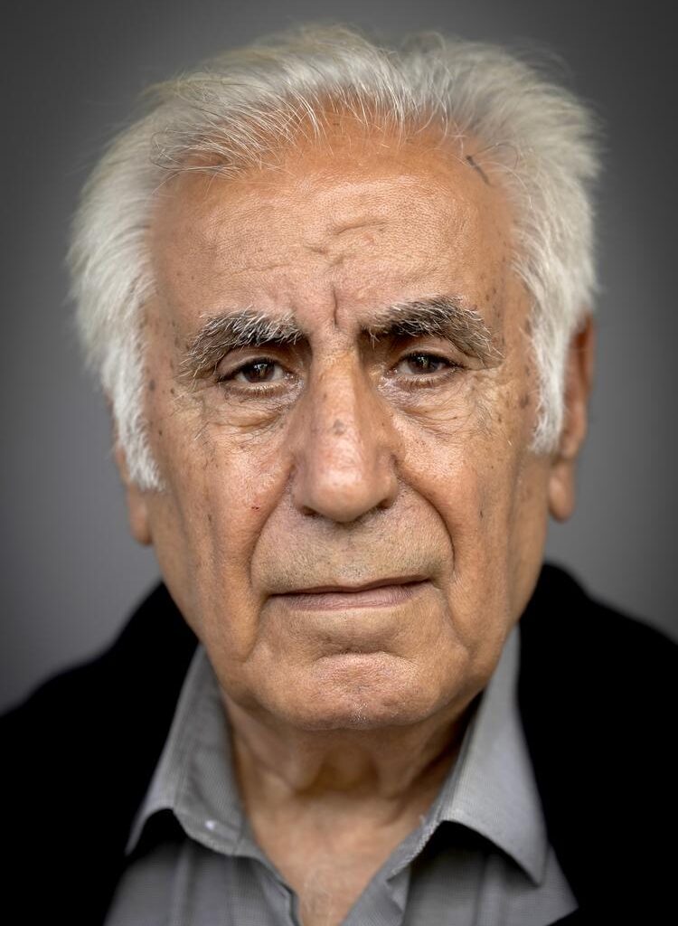 »For fanden«, tænkte jeg, »man bliver integreret, uden at man selv ved det« - Mahmut Erdem kom til Danmark som gæstearbejder i 1969. Egentlig ville han tilbage til Tyrkiet for at studere, men han endte med at blive for pengene, nattelivet og foreningsarbejdet... [Ingen betalingsmur med login]