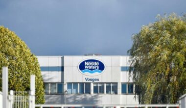 Une enquête de Médiapart révèle des taux "incommensurables" de microplastiques dans les eaux Contrex et Hépar