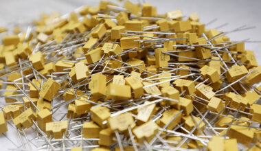 Electric capacitors manufactured by Monolith