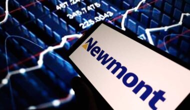 What Are Wall Street Analysts' Target Price for Newmont Stock?