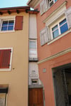 Die heutige Fassade erhielt das Haus erst im Zuge einer umfassenden Renovierung Anfang diesen Jahrhunderts zurück.