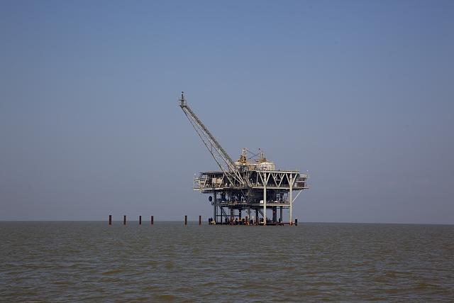 Occidental Petroleum Eyes Modest Gains as Piper Sandler Nudges Price Target Higher