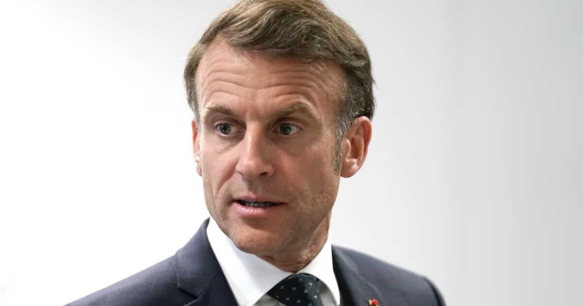 «J'assume avoir beaucoup dépensé», Emmanuel Macron face au mur des économies