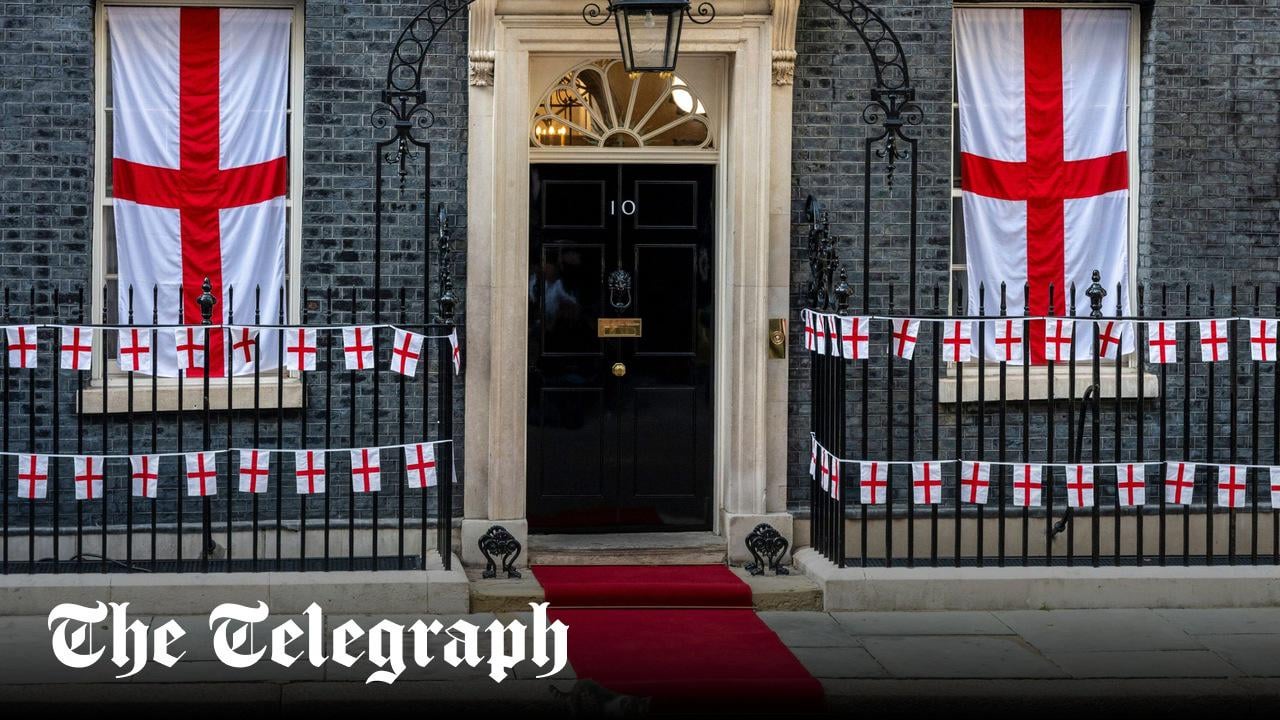 Sir Keir Starmer is a ‘patriot’ who backs flying the England flag, says Downing Street