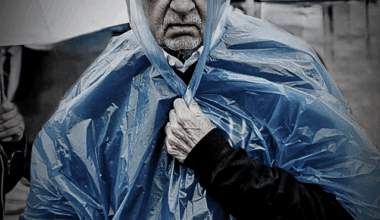 U lavice dítě stálo...