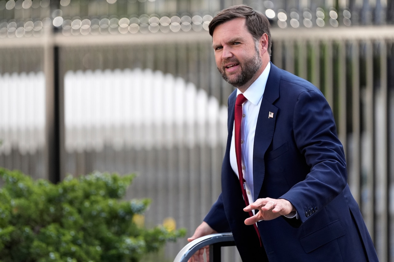 JD Vance avoids protesters using unusual tactic, Democrats say