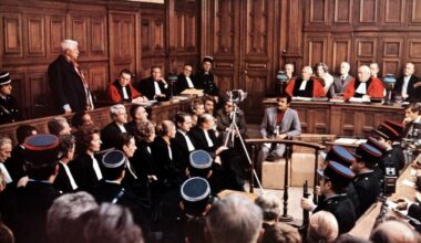 "On a été biberonné à ces stéréotypes" : comment les films de procès construisent une image faussée de la justice française