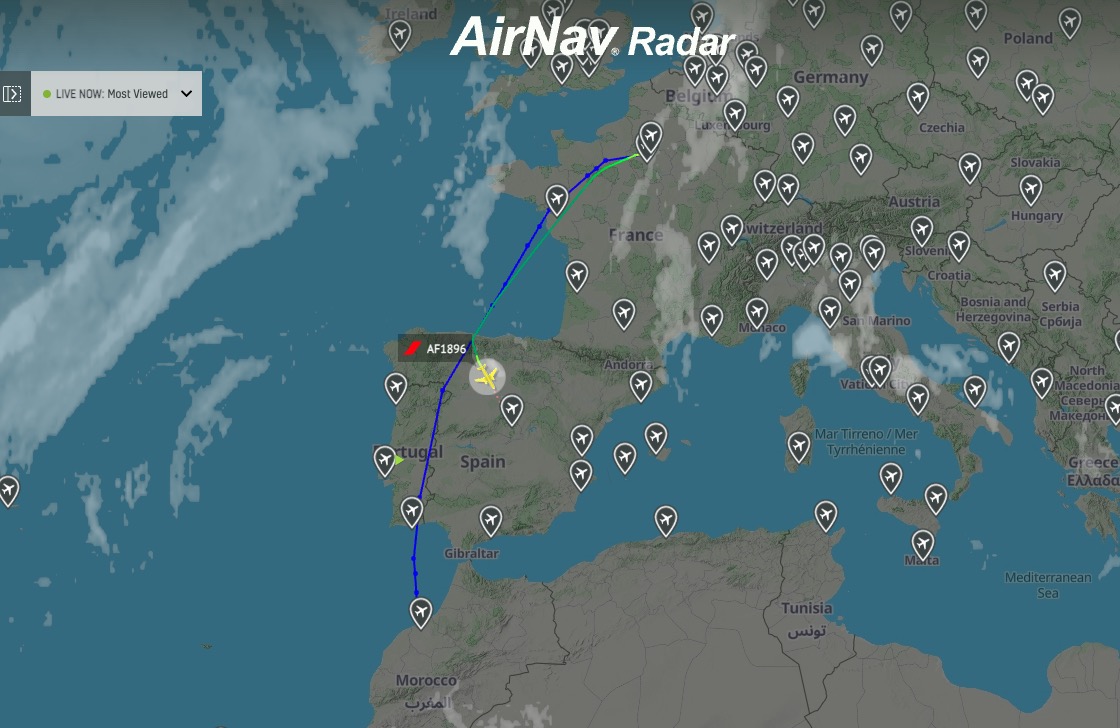 Air France #AF1896 is declaring an emergency and diverting to Madrid