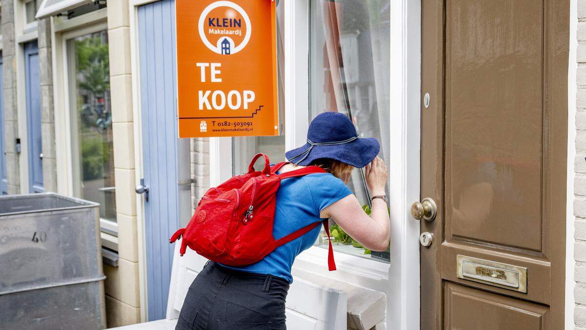 Beleggers dumpen meer huurwoningen dan ze bijbouwen, „Nederland zakt steeds verder in wooncrisis”