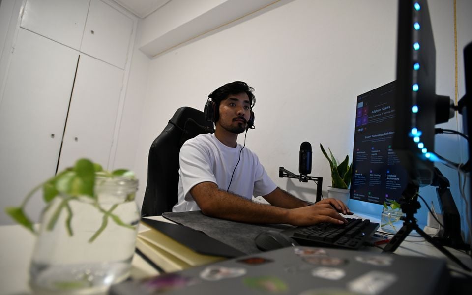 A refugee in Greece empowers Afghan women through coding