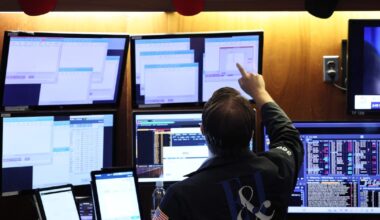 Wall Street cools off and hopes for Fed interest rate cut grow