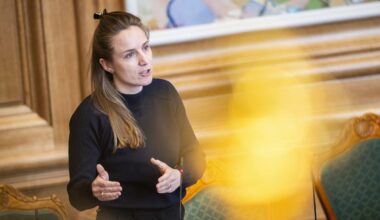 Folketingsmedlem har indsamlet penge nok til at sagsøger staten for grundlovsbrud (stævner den danske stat for baseaftalen mellem Danmark og USA)