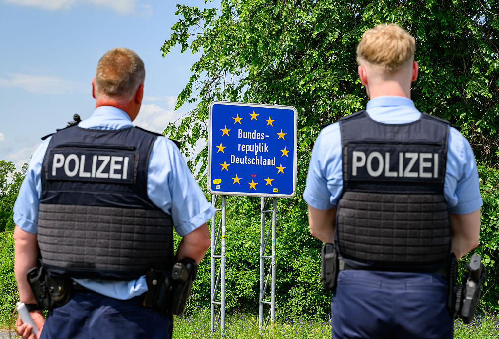 Poland extends border controls with Germany, Lithuania
