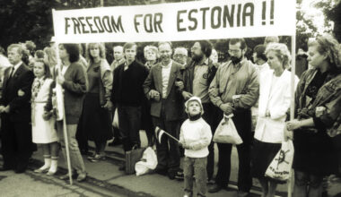 Estonia commemorates the Baltic Way