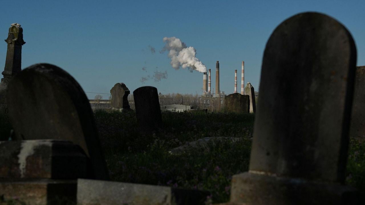 The E.P.A.’s Disastrous Plan to End the Regulation of Greenhouse Gases | With a new proposal, the Trump Administration, which has already laid waste to dozens of programs aimed at limiting climate change, has managed to outdo itself.