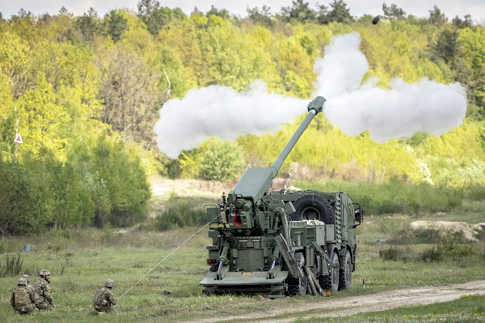 Historic deal: Danish factories to produce Ukrainian Bohdana howitzers and drones.