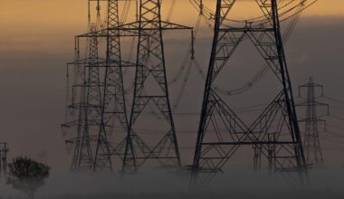 Australians Fall Behind on Power Bills as Cost Pressures Persist