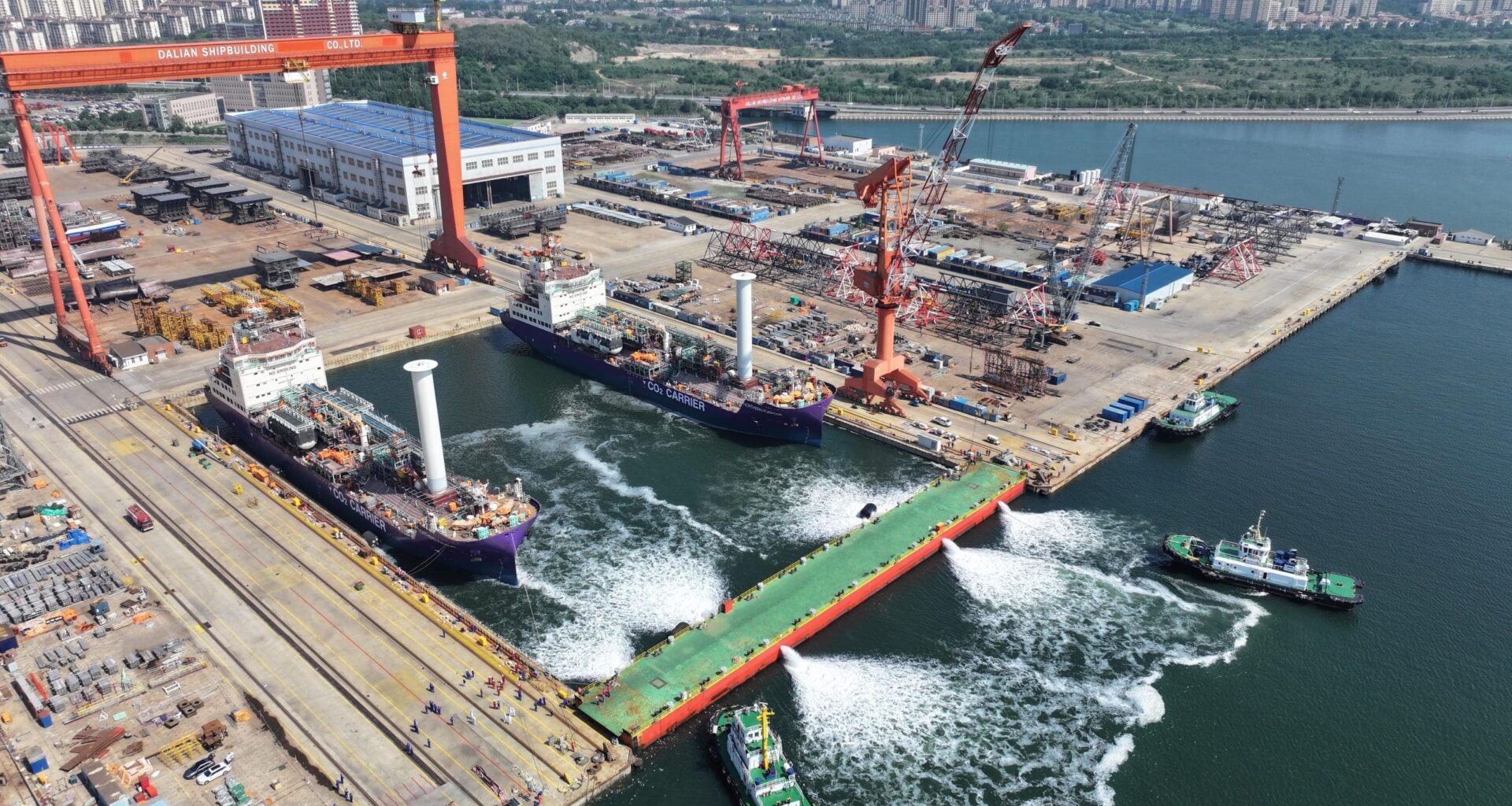 China's DSOC scores LNG bunkering vessel order