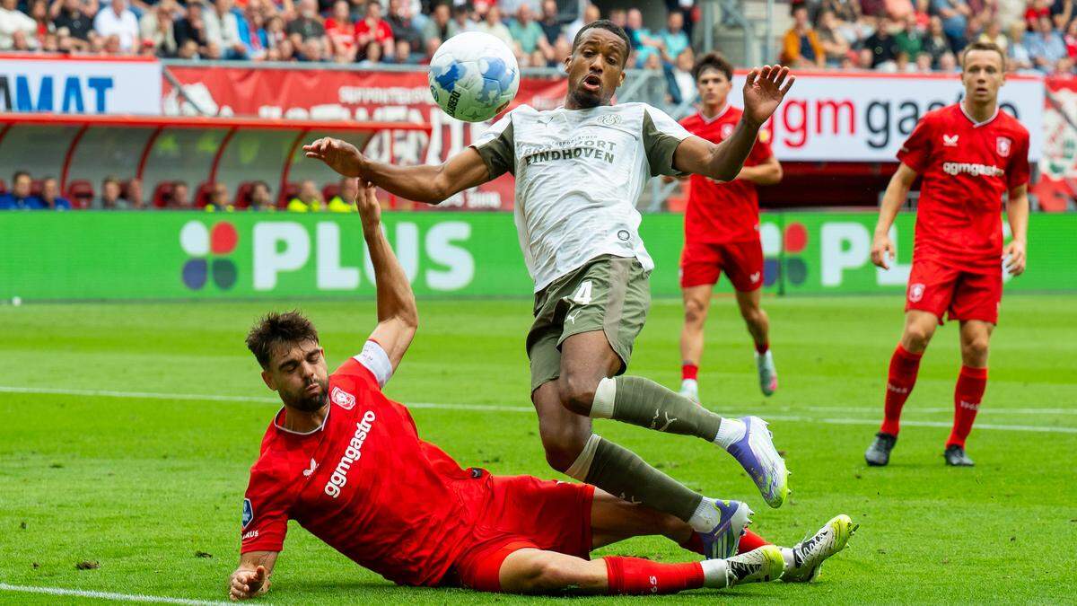 Het bewuste moment tijdens FC Twente - PSV.