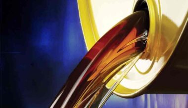 Oil prices fall 4% over rising cases of Omicron variant