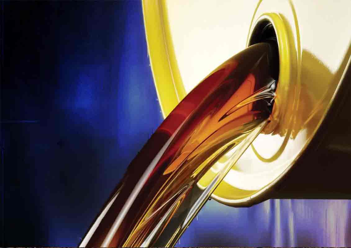 Oil prices fall 4% over rising cases of Omicron variant