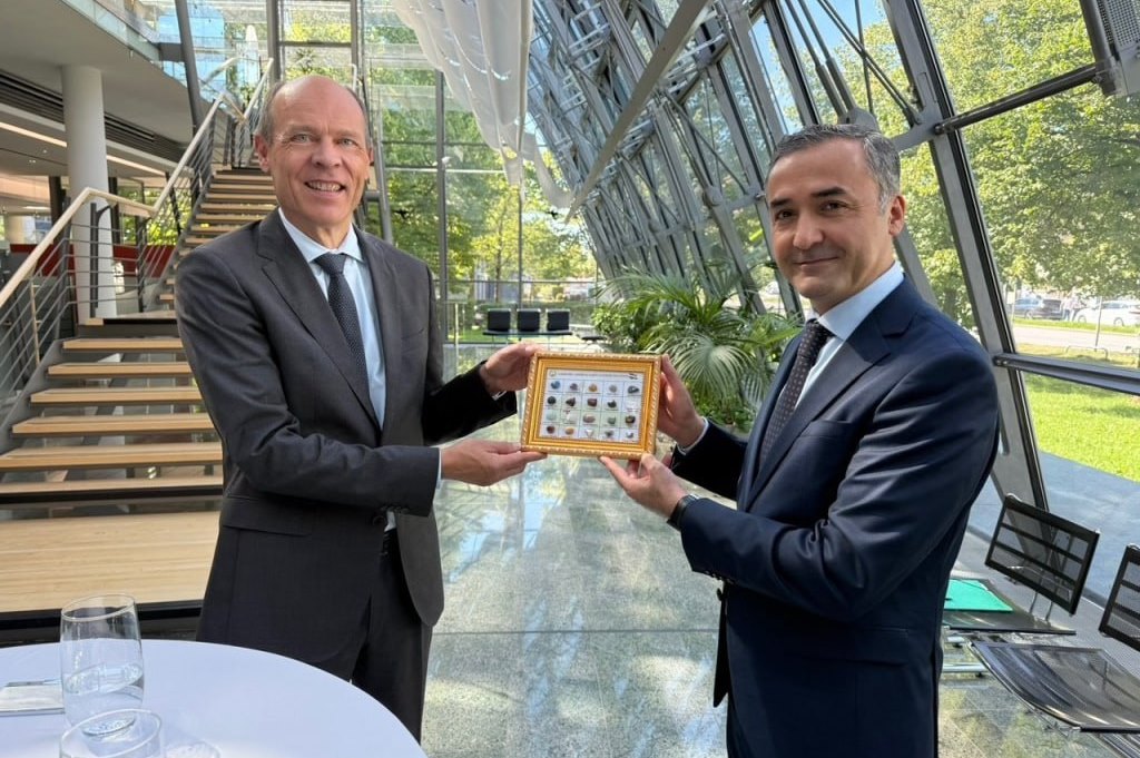 Tajikistan’s National Bank explores advanced anti-counterfeit technologies at Bundesbank