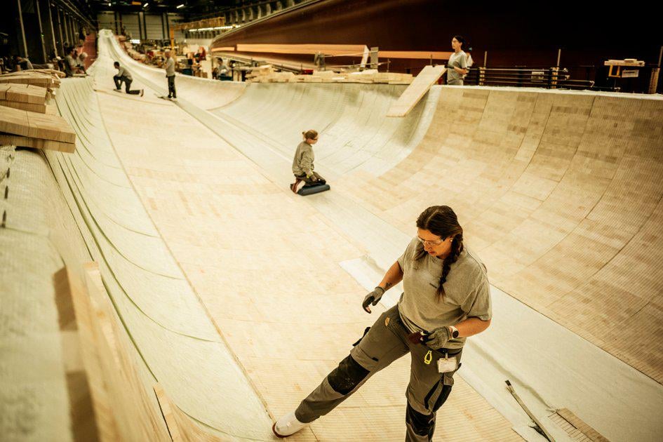 Danskere over hele landet er blevet franarret millioner af kroner i et digitalt pyramidespil. På vindmøllefabrikken Siemens i Aalborg er der tilsyneladende blevet hvervet løs.