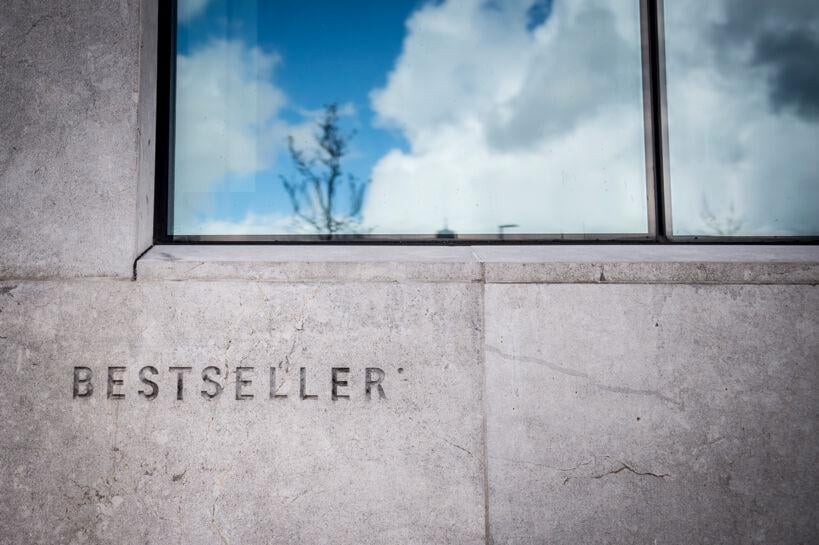 TV2 har placeret GPS-udstyr i Bestsellers tøj og løjet om det