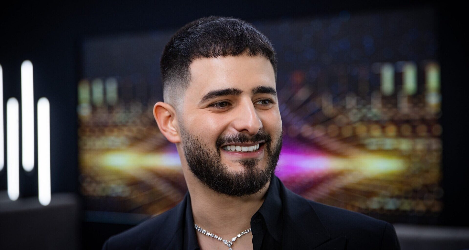 Handful of settlers protest gay singer's planned concert at music fest in Jerusalem