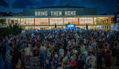 Hundreds in Tel Aviv demand end to Gaza war: 'It's a duty to refuse'