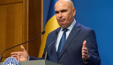 „Ați muncit, ați acumulat, banii au avut randament, dar nu vi-i dăm, că sunteți proști și nu știți ce să faceți cu ei”. Guvernul Bolojan, ASF și industria pensiilor administrate privat pregătesc Țeapa Pilonului II